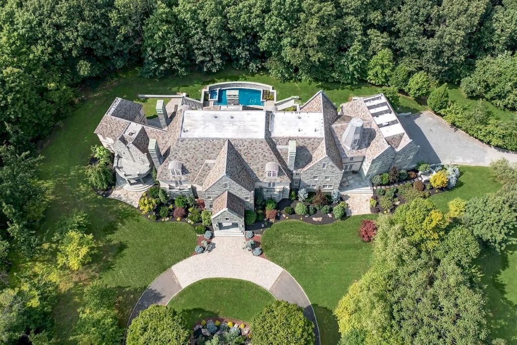 The Home in New Jersey is a luxurious home featuring elegance and exquisiteness throughout now available for sale. This home located at 24-1 Douglass Ave, Bernardsville, New Jersey; offering 08 bedrooms and 14 bathrooms with 17,800 square feet of living spaces.