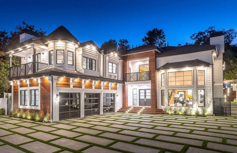 This $6,785,000 Newly Remodeled Transitional Farmhouse in Encino features Unparalleled Luxury and Exquisite Design