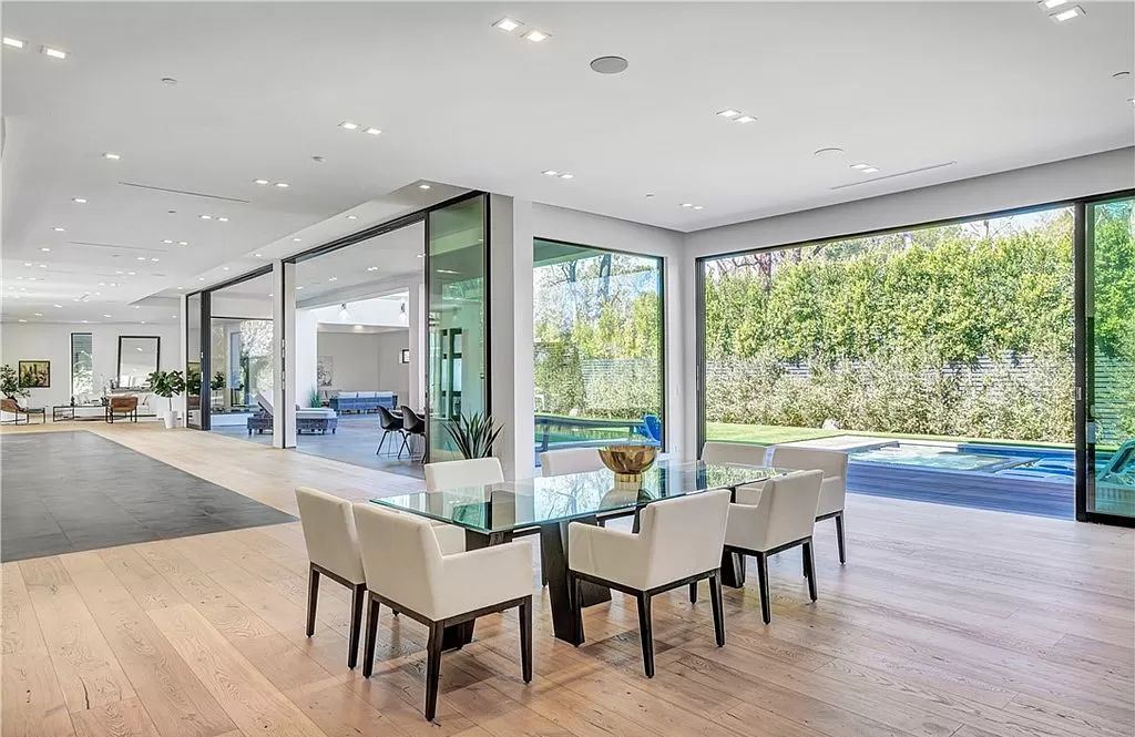 This-7495000-Masterfully-Crafted-Home-in-Tarzana-offers-The-Highest-Degree-of-Style-and-Modern-Conveniences-12