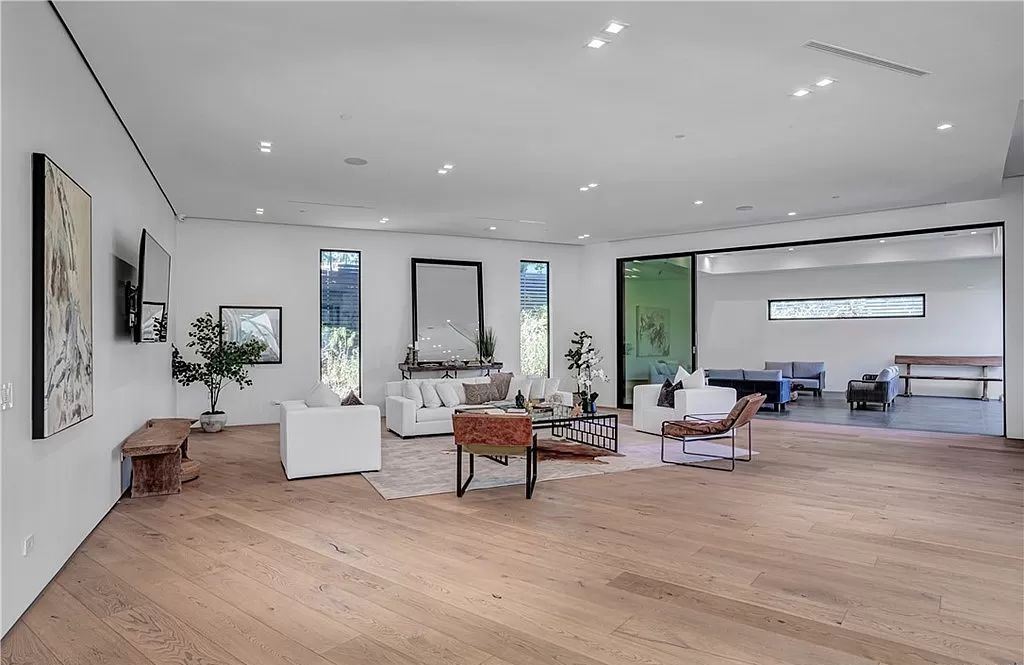 The Home in Tarzana is a modern architectural masterpiece offers European elegance with unsurpassed sophistication of unprecedented scale now available for sale. This home located at 19333 Rosita St, Tarzana, California