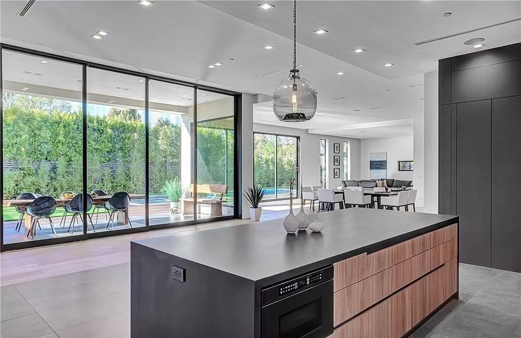 The Home in Tarzana is a modern architectural masterpiece offers European elegance with unsurpassed sophistication of unprecedented scale now available for sale. This home located at 19333 Rosita St, Tarzana, California