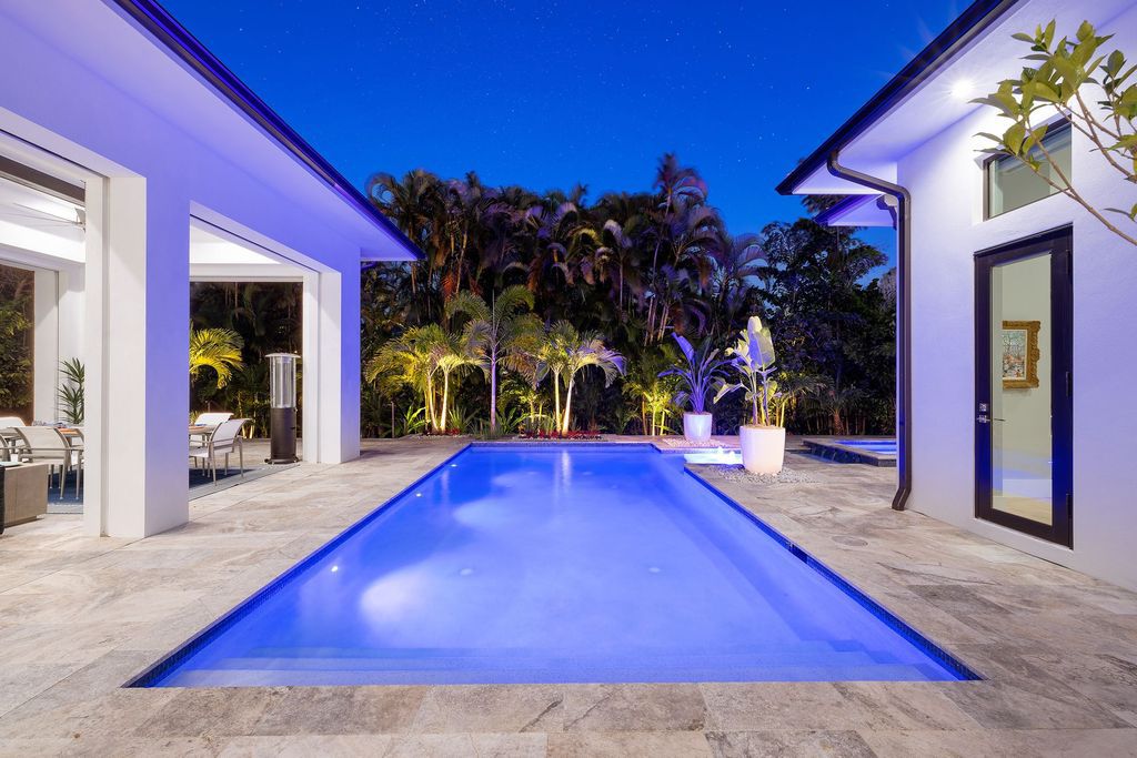 This-7500000-Brand-New-Spectacular-Home-in-Naples-has-A-Perfect-Backyard-Oasis-11