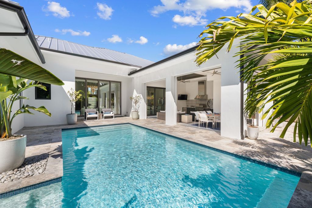 This-7500000-Brand-New-Spectacular-Home-in-Naples-has-A-Perfect-Backyard-Oasis-15