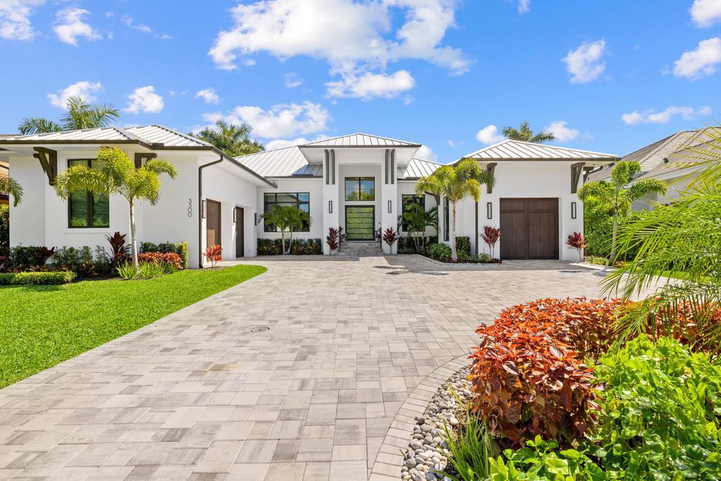 This-7500000-Brand-New-Spectacular-Home-in-Naples-has-A-Perfect-Backyard-Oasis-4