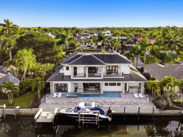 This $7,900,000 Royal Harbor Home in Naples offers Exquisite Finishes and Lush Landscaping