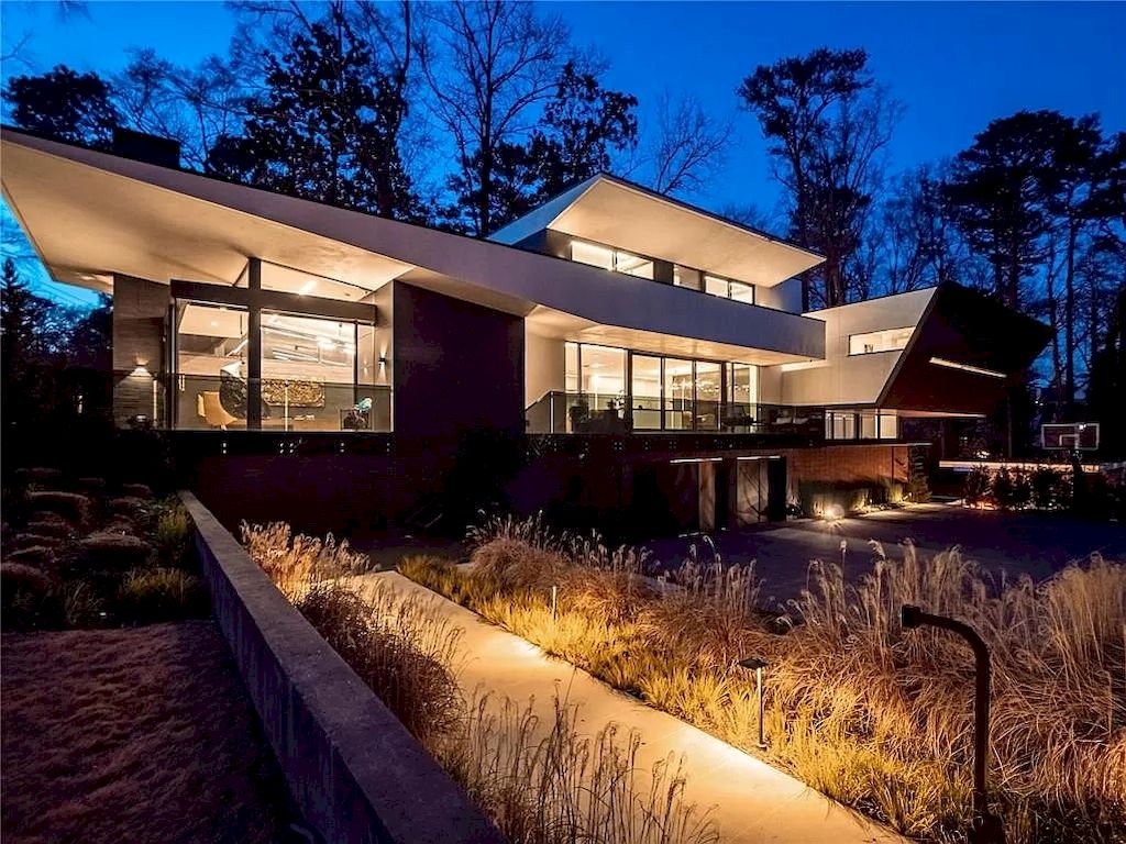 This-Gorgeous-Contemporary-Home-in-Georgia-Hits-Market-for-4995000-11