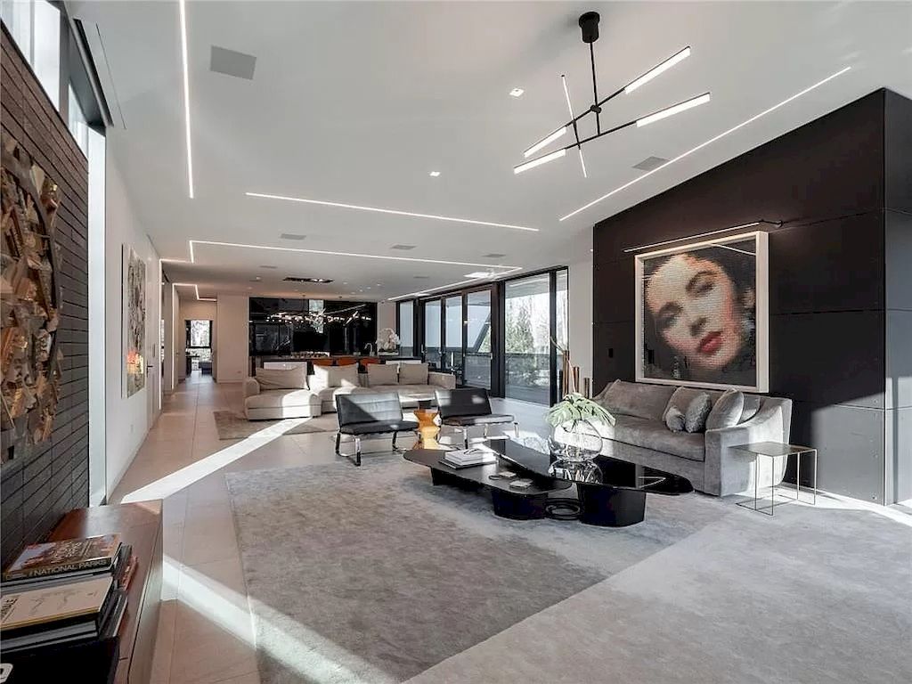 This-Gorgeous-Contemporary-Home-in-Georgia-Hits-Market-for-4995000-23