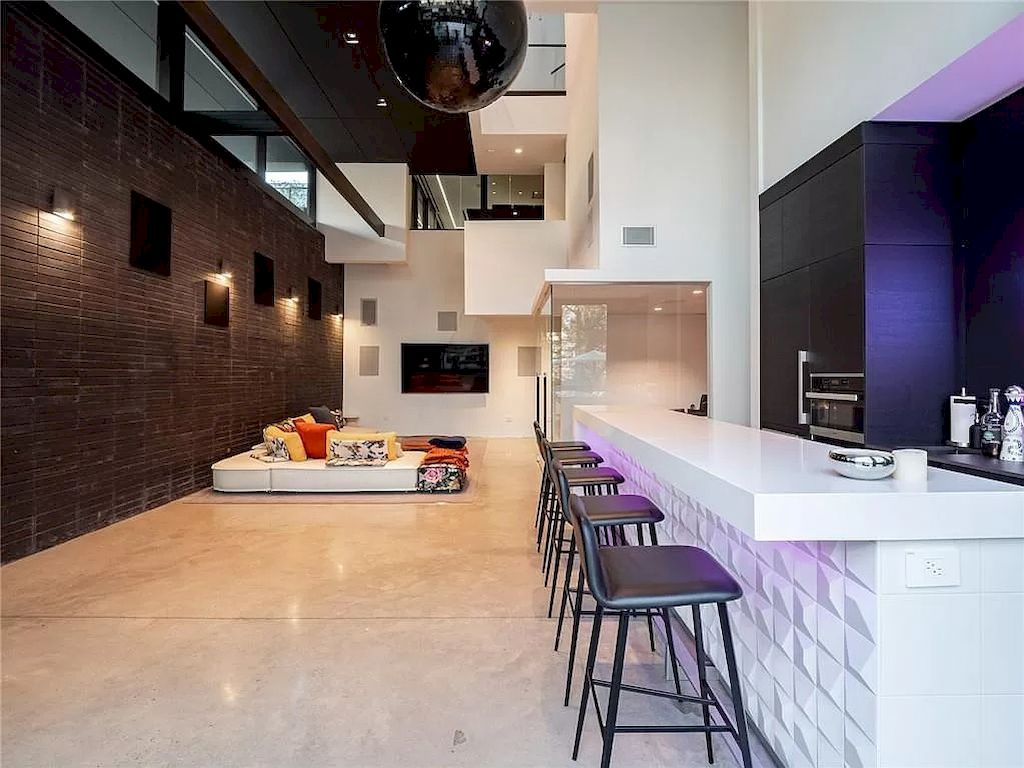This-Gorgeous-Contemporary-Home-in-Georgia-Hits-Market-for-4995000-26