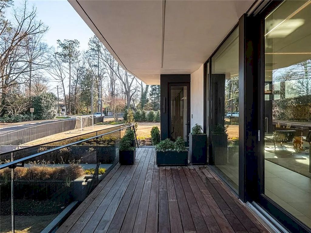 This-Gorgeous-Contemporary-Home-in-Georgia-Hits-Market-for-4995000-37