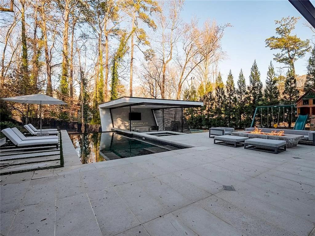 This-Gorgeous-Contemporary-Home-in-Georgia-Hits-Market-for-4995000-44