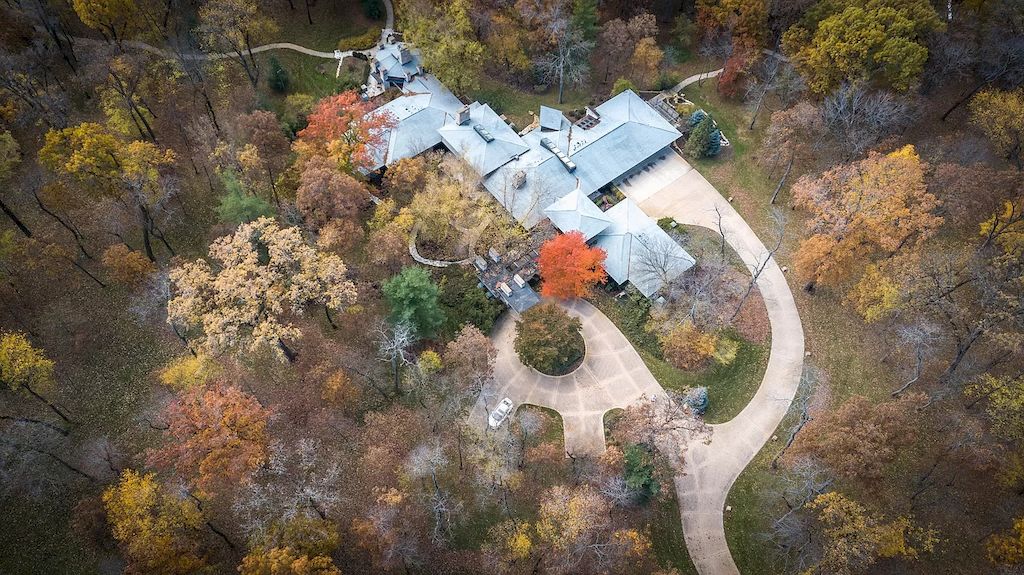 This-Stunning-Equestrian-Estate-in-Illinois-Listed-at-7400000-18