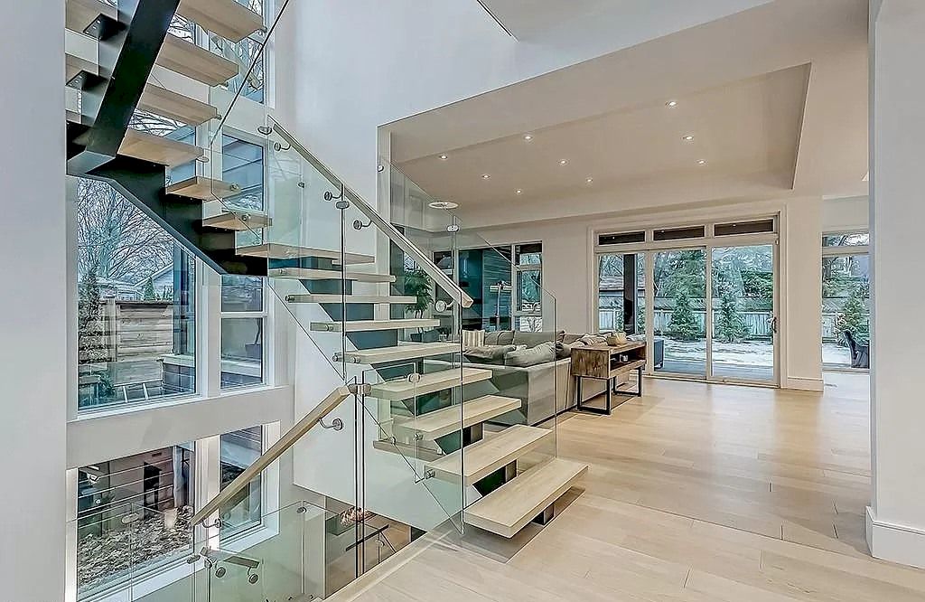 True-Beauty-of-this-C5249000-House-in-Oakville-Goes-beyond-the-Common-Eye-Inside-and-Outside-19