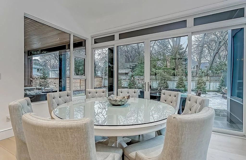 True-Beauty-of-this-C5249000-House-in-Oakville-Goes-beyond-the-Common-Eye-Inside-and-Outside-26