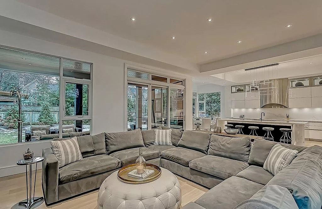 True-Beauty-of-this-C5249000-House-in-Oakville-Goes-beyond-the-Common-Eye-Inside-and-Outside-41