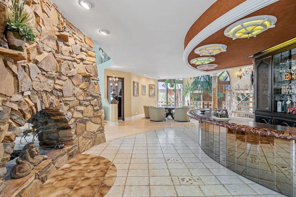 True-Masterpiece-Perfectly-Blends-Mid-Century-Modern-and-Mediterranean-Architecture-in-Illinois-List-at-5000000-13