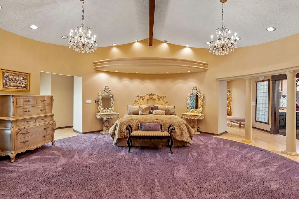 The Home in Illinois is a luxurious home with lush landscaping and one-of-a-kind craftsmanship now available for sale. This home located at 2901 31st St, Oak Brook, Illinois; offering 07 bedrooms and 07 bathrooms with 7,260 square feet of living spaces.