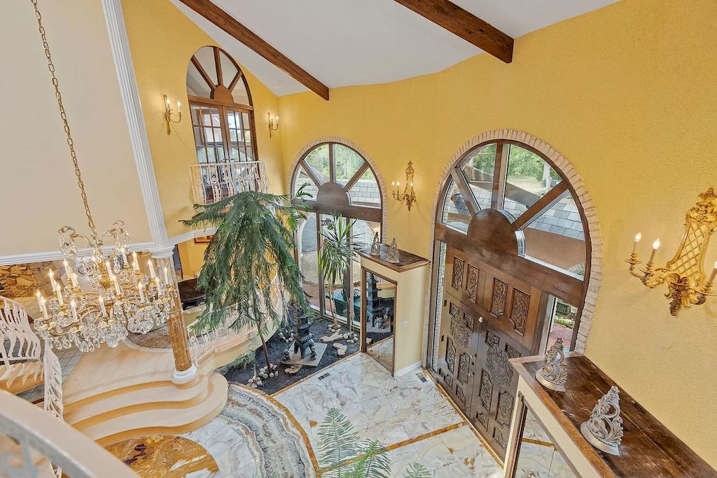 The Home in Illinois is a luxurious home with lush landscaping and one-of-a-kind craftsmanship now available for sale. This home located at 2901 31st St, Oak Brook, Illinois; offering 07 bedrooms and 07 bathrooms with 7,260 square feet of living spaces.