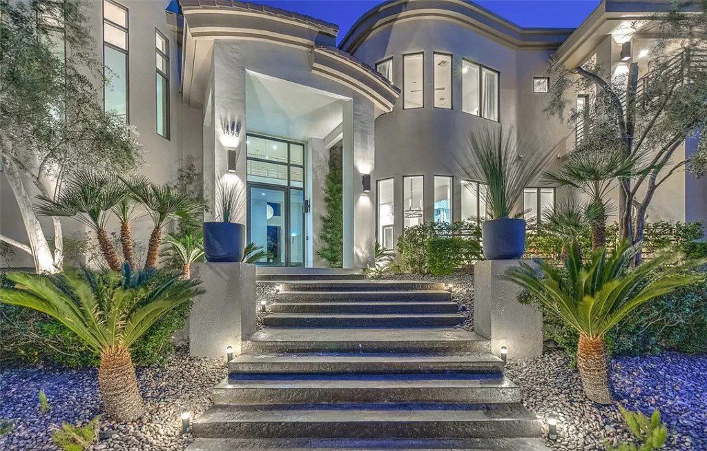 Stunning contemporary Estate in Nevada sells for $5,000,000 with panoramic city view