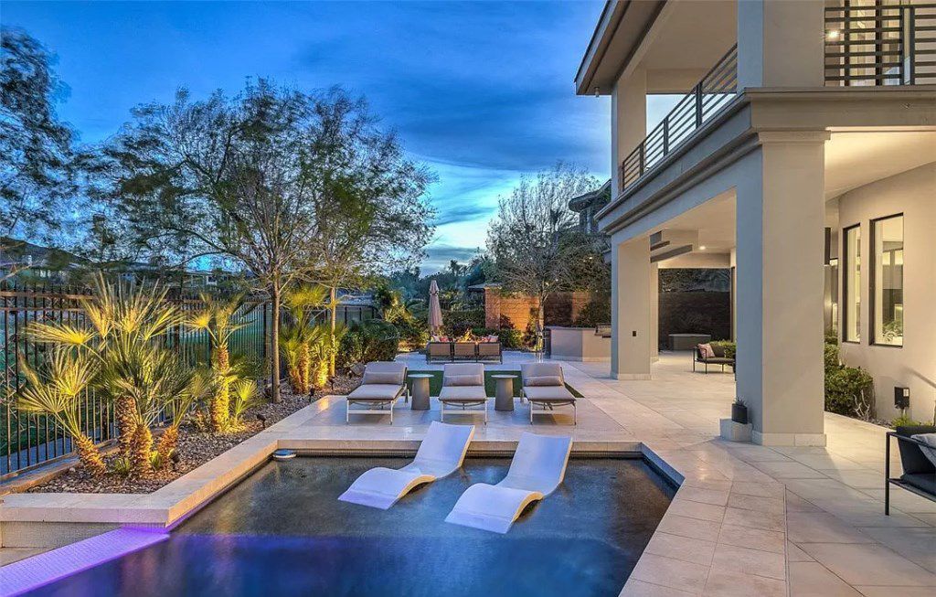 Stunning contemporary Estate in Nevada sells for $5,000,000 with panoramic city view