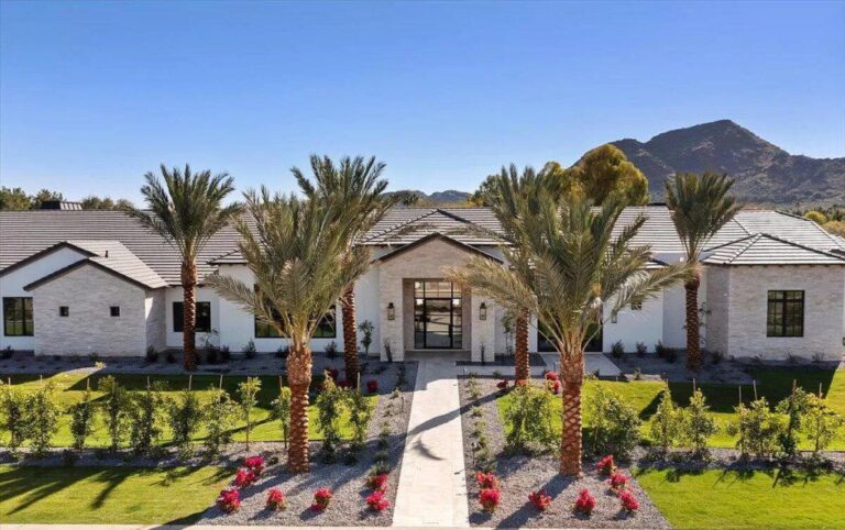 Single level modern Residence in Arizona designed by Norton Luxury Homes