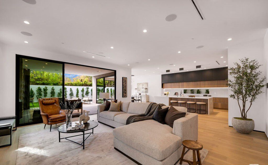 The Beverly Grove Home is a brand new Los Angeles residence with stunning architectural design now available for sale. This home located at 729 N La Jolla Ave, Los Angeles, California