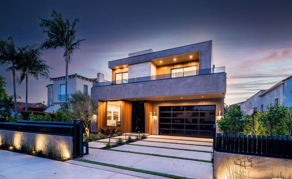 The Beverly Grove Home is a brand new Los Angeles residence with stunning architectural design now available for sale. This home located at 729 N La Jolla Ave, Los Angeles, California