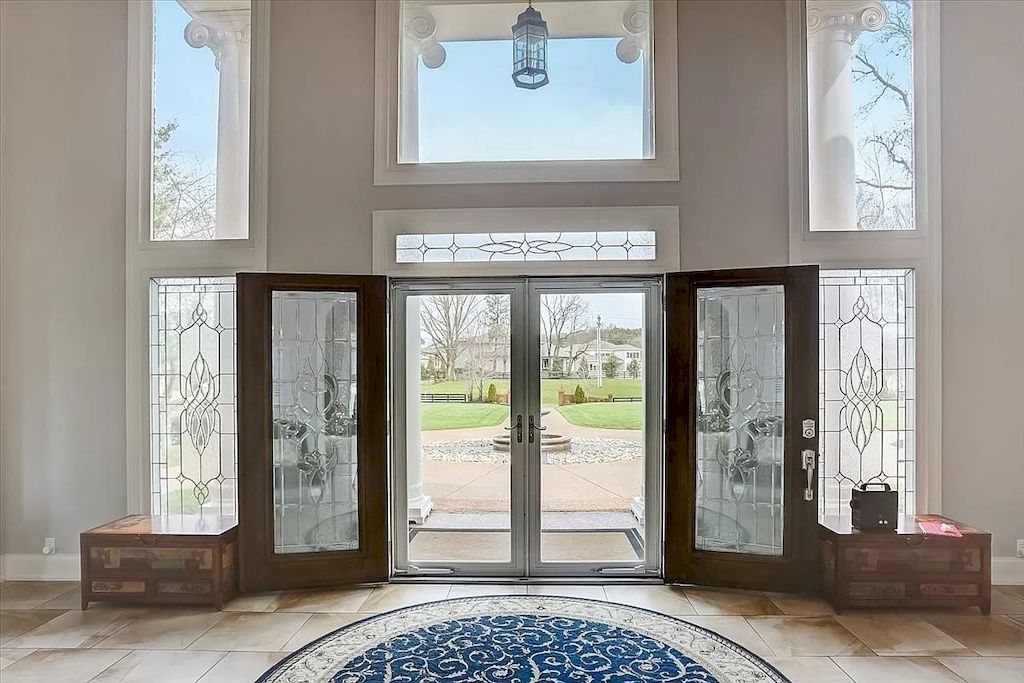 The Home in Tennessee is a luxurious home fully fenced on a manicured lot now available for sale. This home located at 9501 Clovercroft Rd, Franklin, Tennessee; offering 04 bedrooms and 05 bathrooms with 4,250 square feet of living spaces.