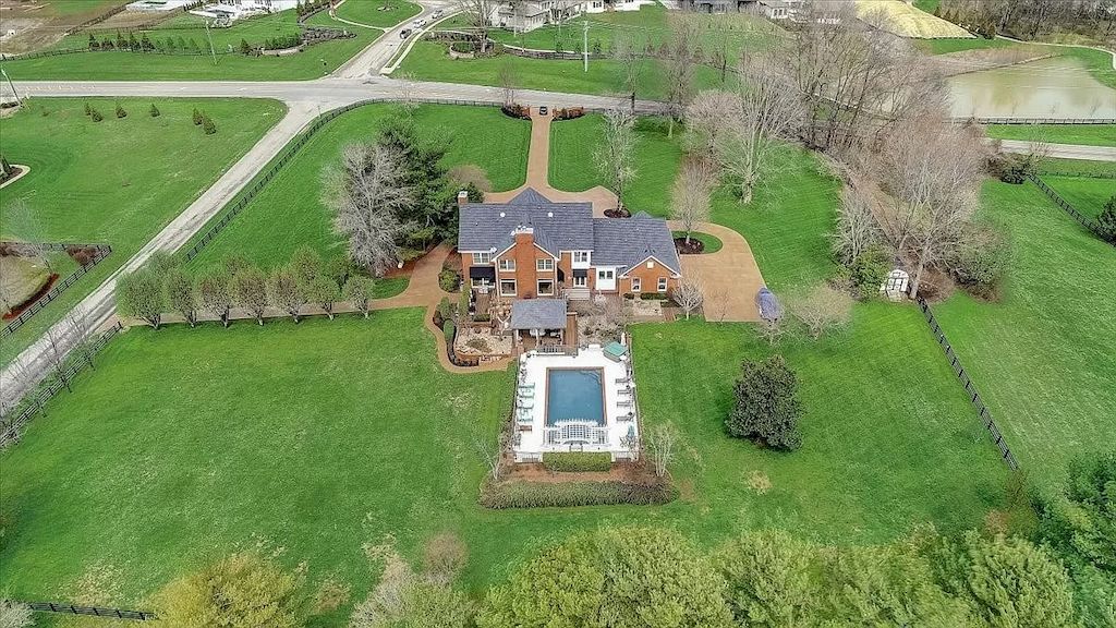 The Home in Tennessee is a luxurious home fully fenced on a manicured lot now available for sale. This home located at 9501 Clovercroft Rd, Franklin, Tennessee; offering 04 bedrooms and 05 bathrooms with 4,250 square feet of living spaces.