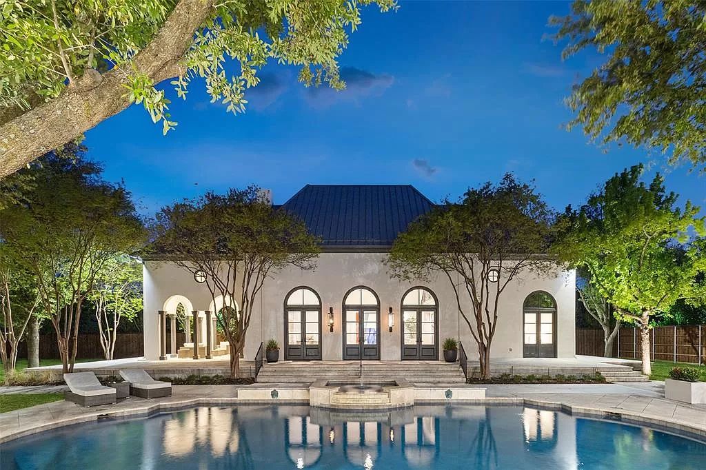 An-Artfully-Re-designed-Home-in-Dallas-offers-The-Luxury-at-Its-Finest-for-Sale-at-11500000-20