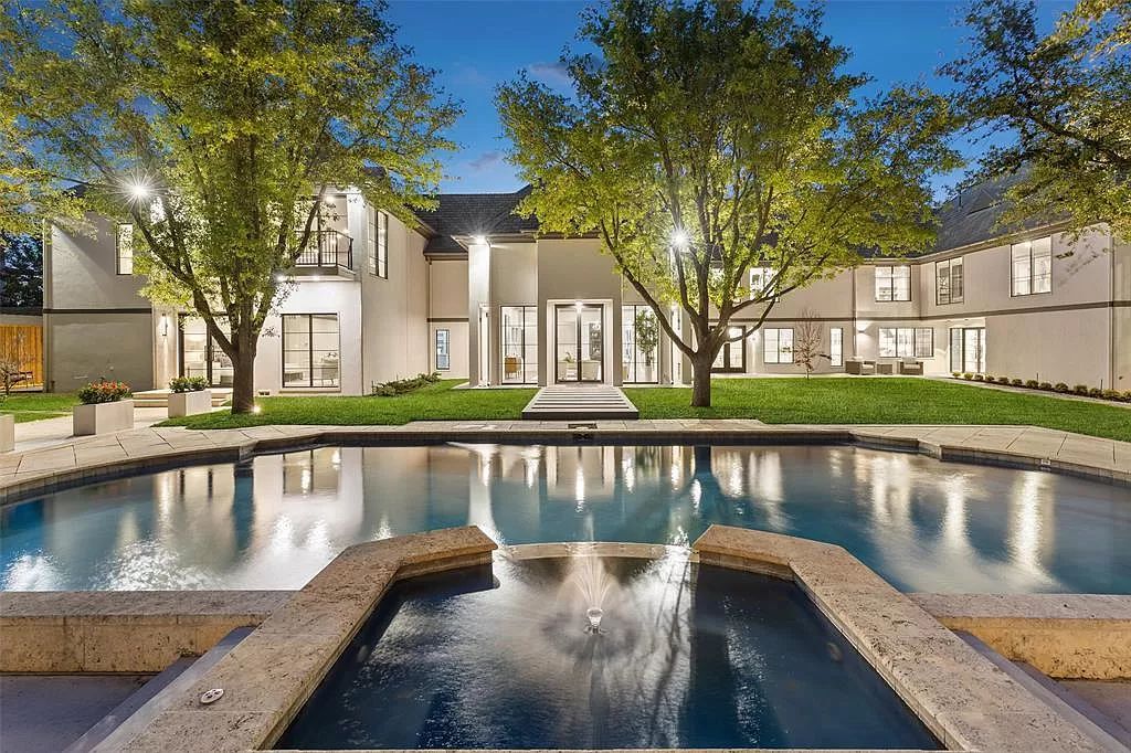 The Home in Dallas artfully redesigned and thoughtfully implemented by award winning and renowned Moore design group now available for sale. This home located at 4700 Dorset Rd, Dallas, Texas