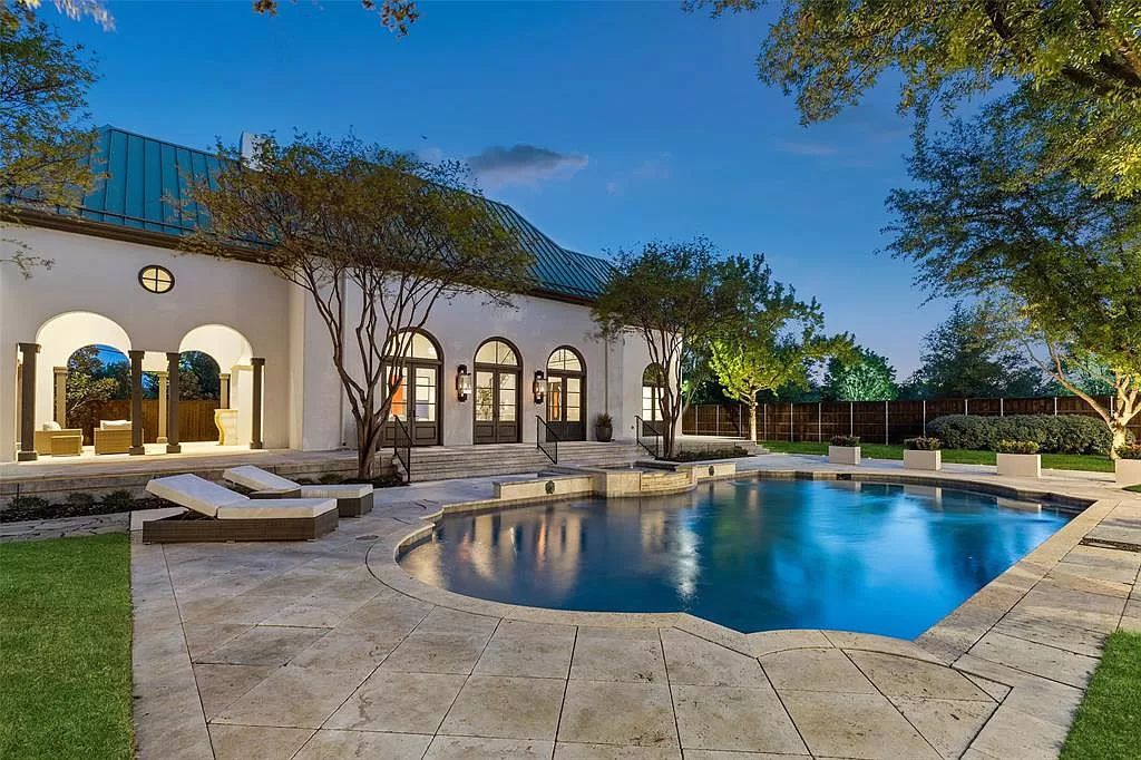 An-Artfully-Re-designed-Home-in-Dallas-offers-The-Luxury-at-Its-Finest-for-Sale-at-11500000-9