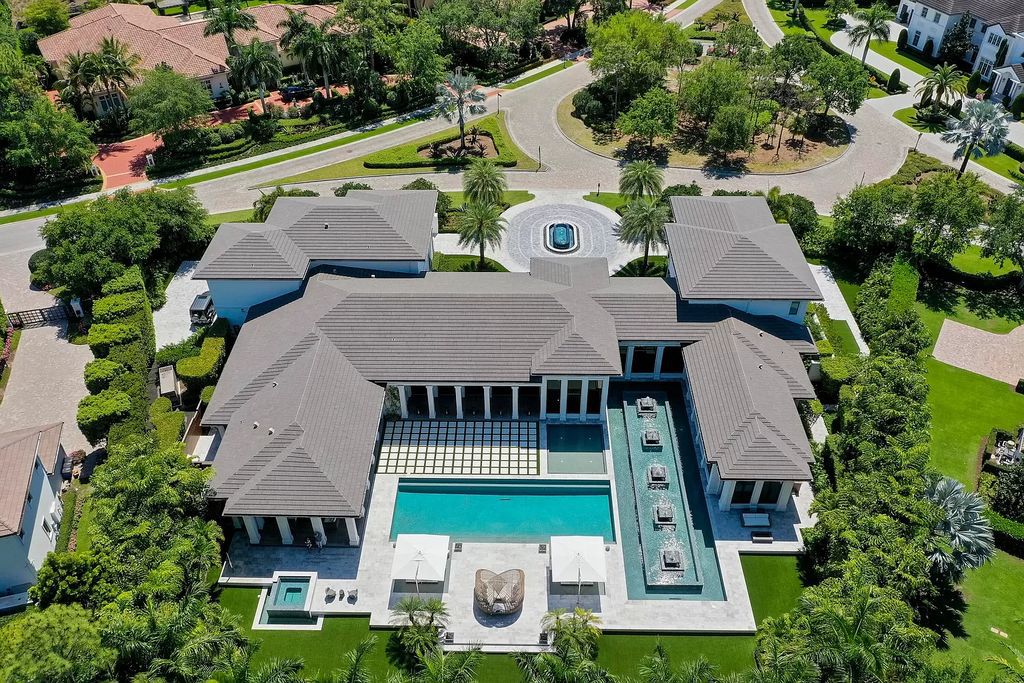 The Mansion in Palm Beach Gardens is a bold yet exquisite mansion in Old Palm boasting world-class displays now available for sale. This home located at 12400 Hautree Ct, Palm Beach Gardens, Florida