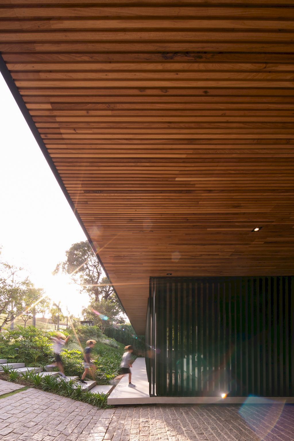 BM Residence Approaches Nature by Belluzzo Martinhao Arquitetos