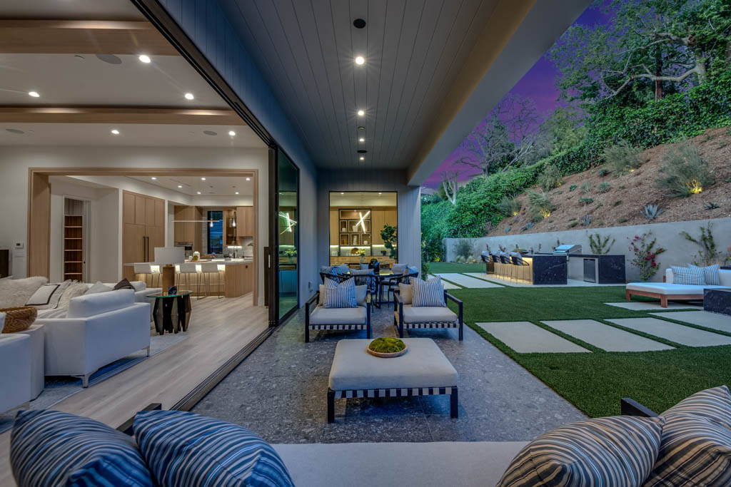 The Home in Encino is a brand new resort style estate with a large open floor plan generates an ideal flow for indoor outdoor living now available for sale. This home located at 4050 Contera Rd, Encino, Los Angeles, California;