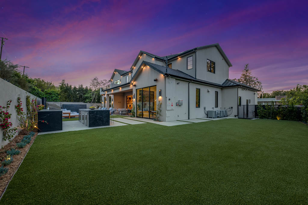 The Home in Encino is a brand new resort style estate with a large open floor plan generates an ideal flow for indoor outdoor living now available for sale. This home located at 4050 Contera Rd, Encino, Los Angeles, California;