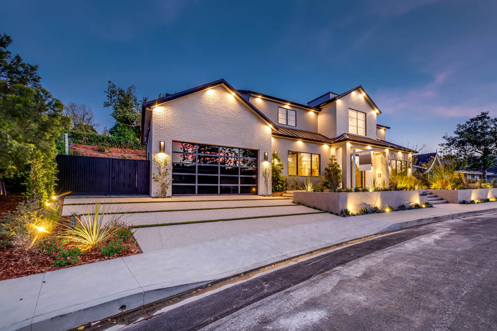 The Home in Encino is a brand new resort style estate with a large open floor plan generates an ideal flow for indoor outdoor living now available for sale. This home located at 4050 Contera Rd, Encino, Los Angeles, California;
