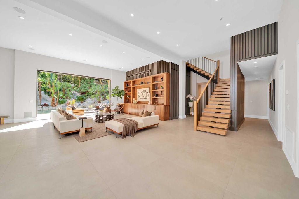 Brilliantly-Renovated-Contemporary-Home-in-Encino-offers-Sophistication-and-Relaxation-for-Sale-at-6299000-36