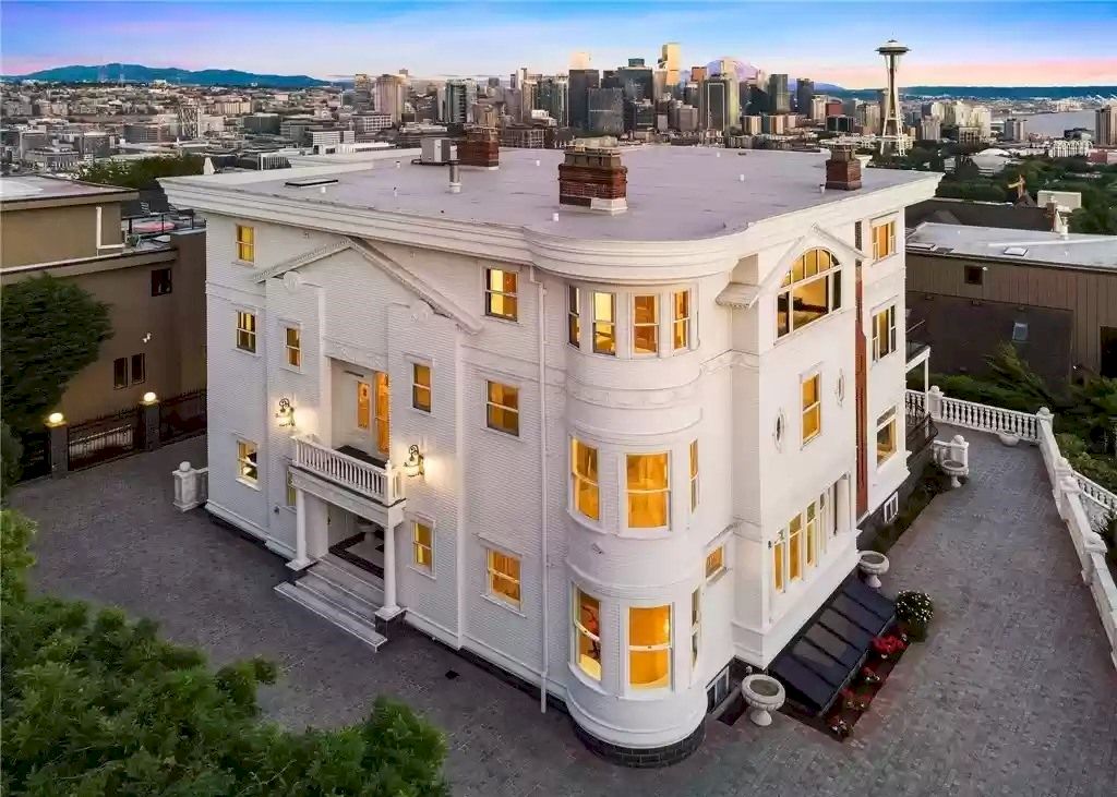 Commanding-Breathtaking-Views-from-the-Highest-Peak-in-Queen-Anne-Washington-this-Stunning-Mansion-Listed-at-8250000-2