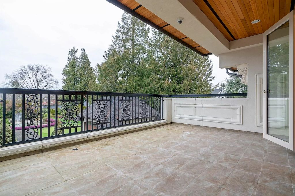 The Residence in Richmond is an exceptional grand-scale luxury residence with beautiful landscape, now available for sale. This home located at 4311 Tucker Ave, Richmond, BC V7C 1L9, Canada