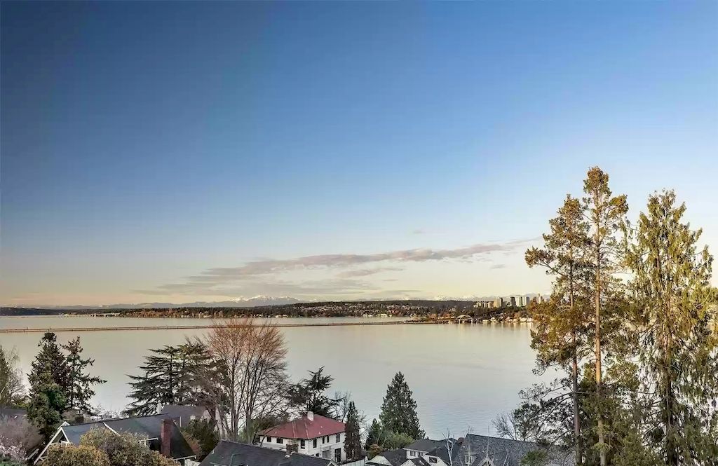 Exceptional-Lake-and-Mountain-Views-Meet-Your-Eyes-from-this-4285000-Gorgeous-Estate-in-Washington-31