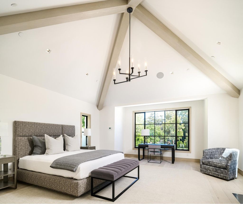The Home in Los Angeles is an exquisite traditional masterpiece in the exclusive Brentwood Park showcases cohesive design elements now available for sale. This home located at 441 N Bristol Ave, Los Angeles, California