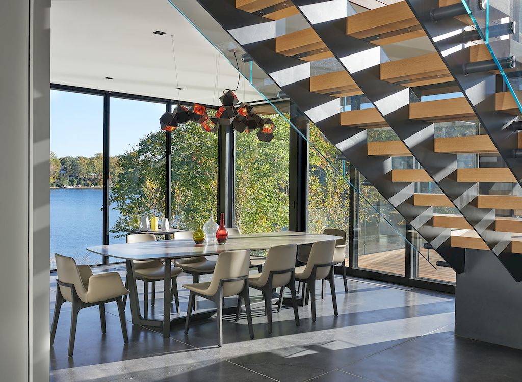 G+G House highlights the beautiful landscape by Robert Gurney Architect