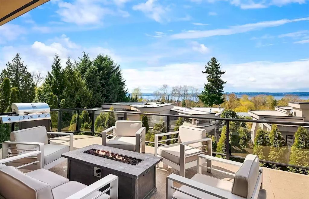The Estate in Washington is a luxurious home with breathtaking views of mountains, lake, city lights and stunning sunsets now available for sale. This home located at 7537 115th Place NE, Kirkland, Washington; offering 04 bedrooms and 04 bathrooms with 4,750 square feet of living spaces.