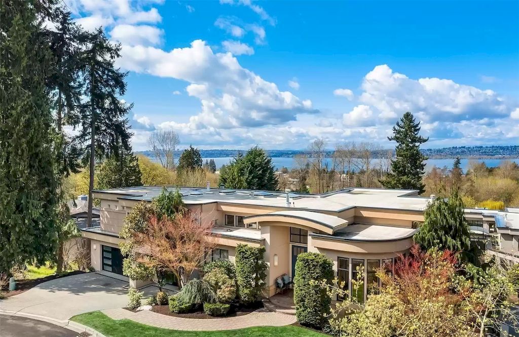 The Estate in Washington is a luxurious home with breathtaking views of mountains, lake, city lights and stunning sunsets now available for sale. This home located at 7537 115th Place NE, Kirkland, Washington; offering 04 bedrooms and 04 bathrooms with 4,750 square feet of living spaces.