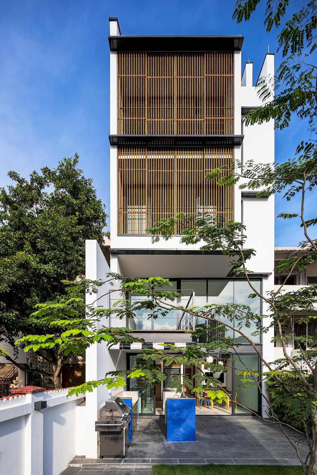 Hill-Terrace-House-Stunning-3-storey-Home-in-Singapore-by-Atelier-MA-2