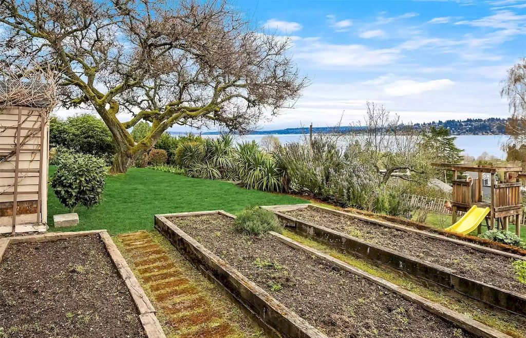 Impressive-Spanish-Revival-Style-Estate-Featuring-Classic-Elegance-in-Washington-Listed-at-3495000-33