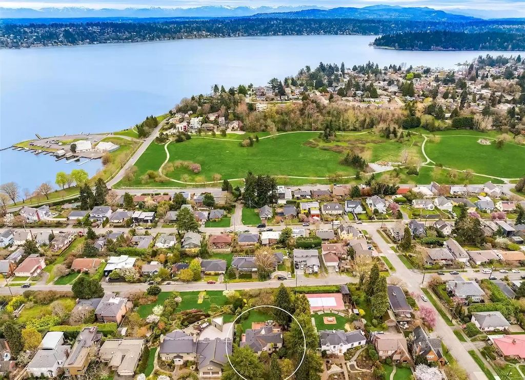 The Estate in Washington is a luxurious home providing tons of possibilities for enjoyment with spectacular lake and mountain views now available for sale. This home located at 3838 Cascadia Ave S, Seattle, Washington; offering 04 bedrooms and 05 bathrooms with 4,470 square feet of living spaces. 