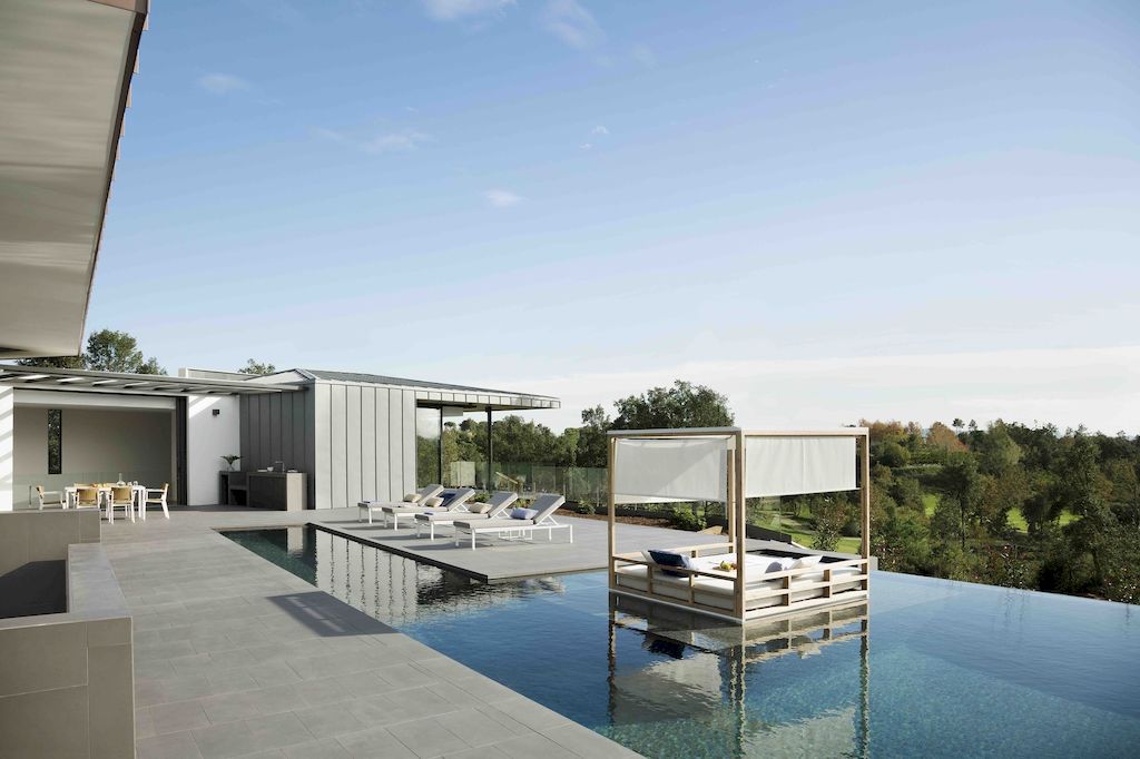 La Vinya Villa, Luxury project with Stunning views to Nature by Studio RHE
