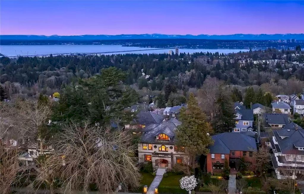 The Estate in Washington is a luxurious home built for perfect gatherings now available for sale. This home located at 1138 22nd Avenue E, Seattle, Washington; offering 06 bedrooms and 04 bathrooms with 6,300 square feet of living spaces. 