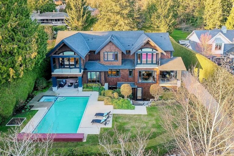 Mix of Distinctive Architectural Elements and  Modern Touches Creates C$7,388,000 House in West Vancouver